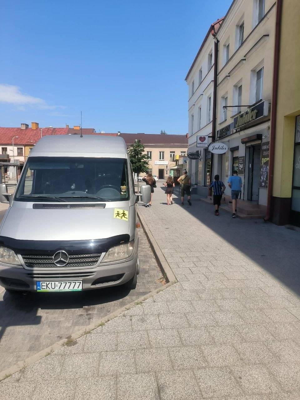 Bus w mieście — przystanek