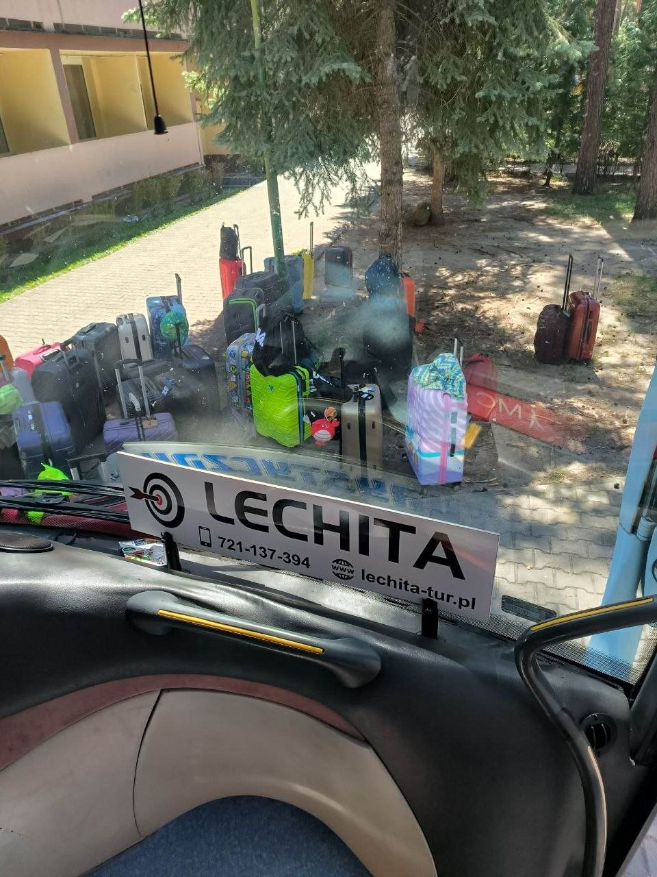 Autokar LECHITA i odprawa bagażu